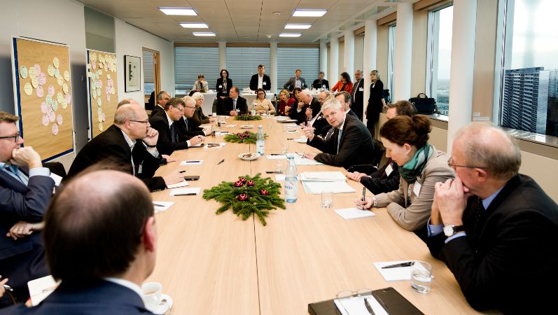 Der Teilnehmerkreis beim 1. Energieforschungsdialog und Auftakt der Energieforschungsoffensive.NRW.