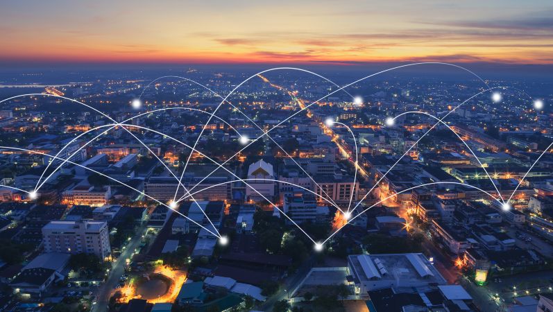 Symbolhafte Darstellung eines intelligent vernetzten Quartiers