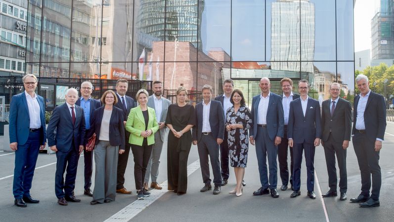 Die Wirtschaftsministerinnen und –minister auf der Wirtschaftsministerkonferenz in Dortmund.