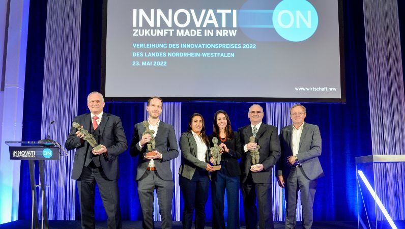 Die Preisträgerinnen und Preisträger des Innovationspreises 2022.